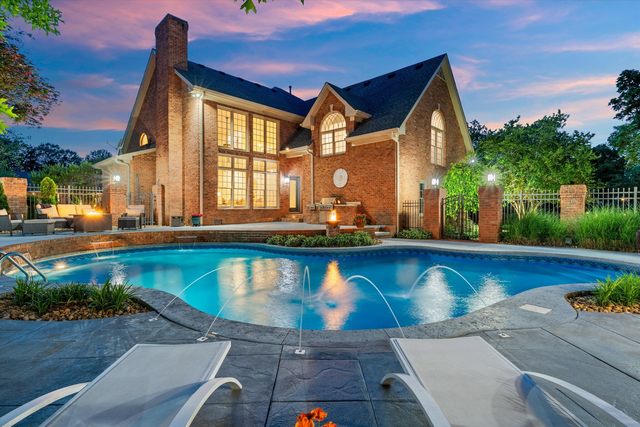 Property Photo: 1153 Inneswood Dr TN 37066