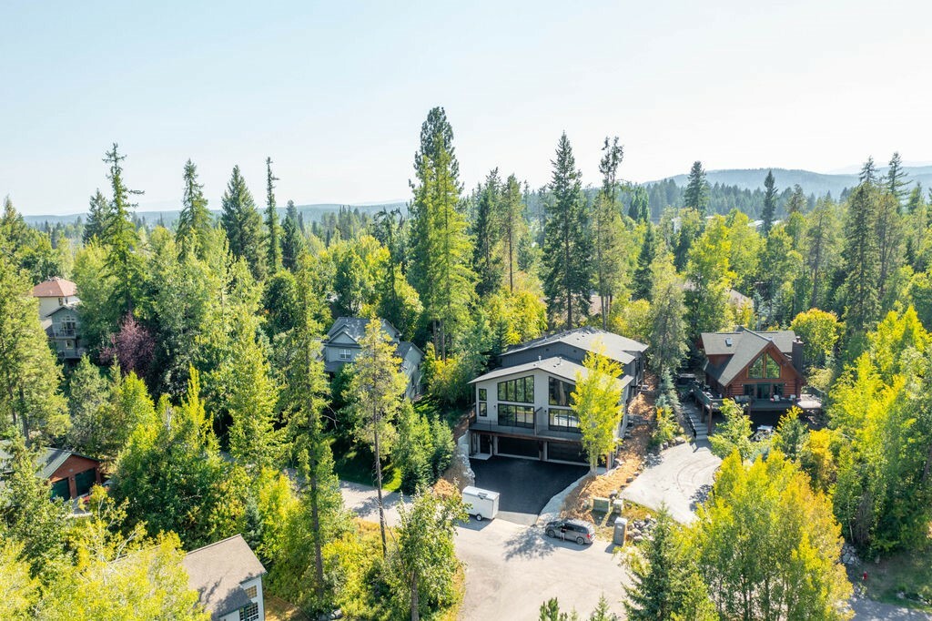 Property Photo: 968 Colorado Avenue B MT 59937
