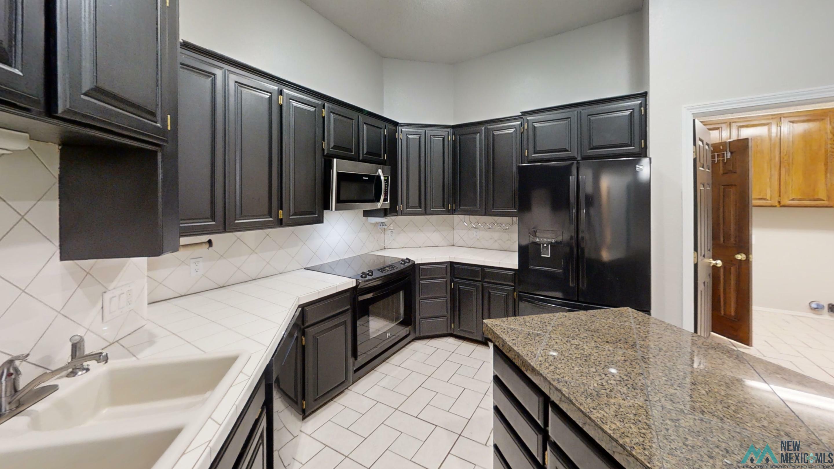 Property Photo: 2321 Hammond Boulevard NM 88101