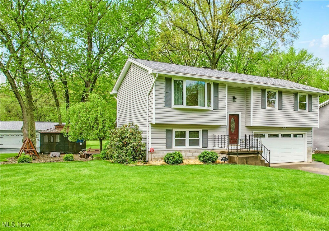 Property Photo: 804 Cynthia Court OH 44446