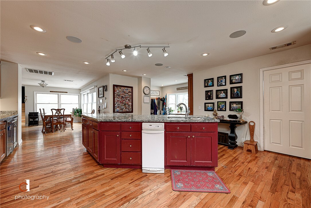 Property Photo: 410 N Oliver Avenue AR 72701