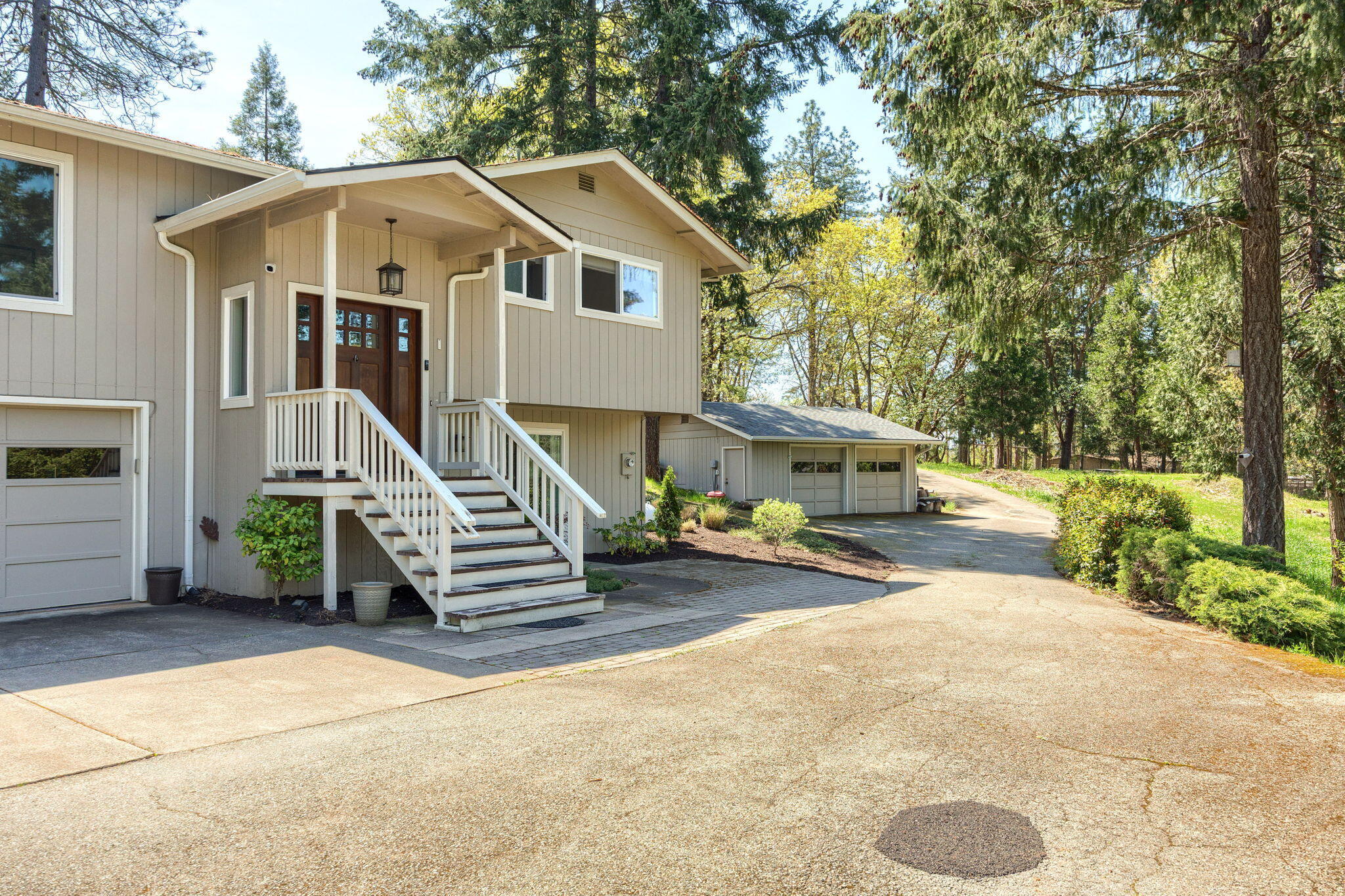 Property Photo:  356 Brooke Lane  OR 97527 