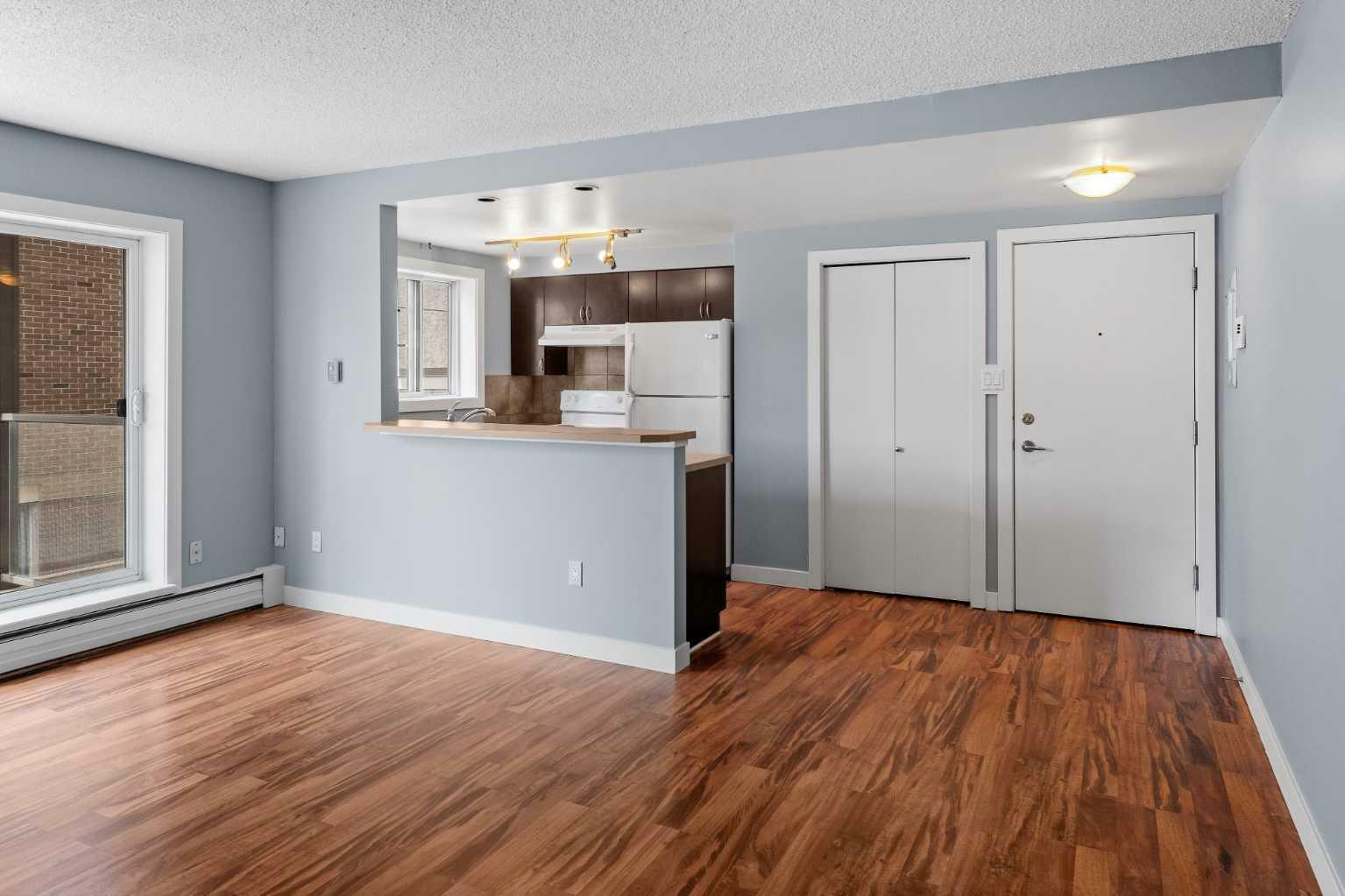 Property Photo: 609 67 Avenue SW 8 AB T3C 0P1