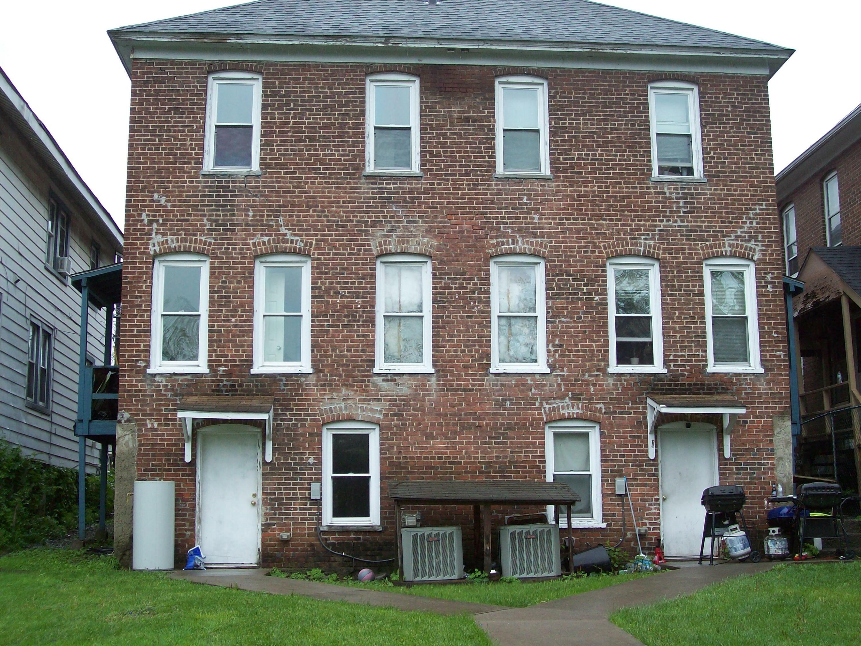 Property Photo: 495 N North Courtland St Street PA 18301