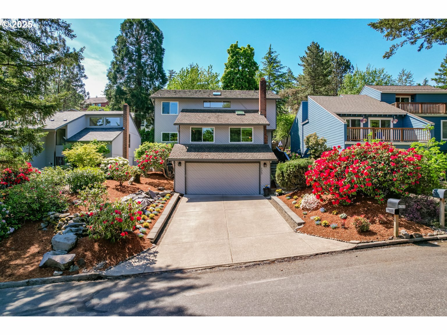 Property Photo: 4340 SW Vesta St OR 97219
