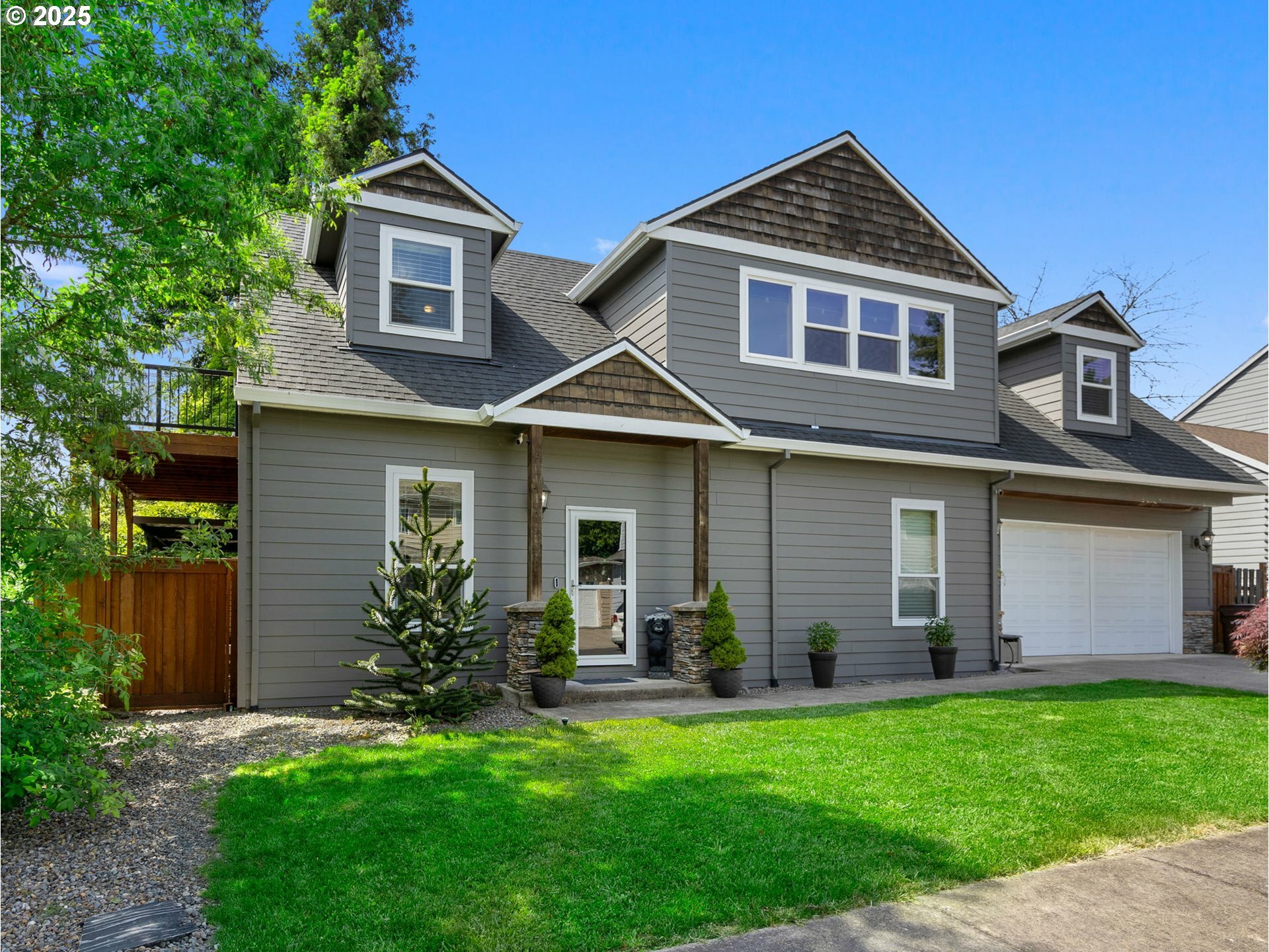 Property Photo: 16279 SE Blooming Ln OR 97015