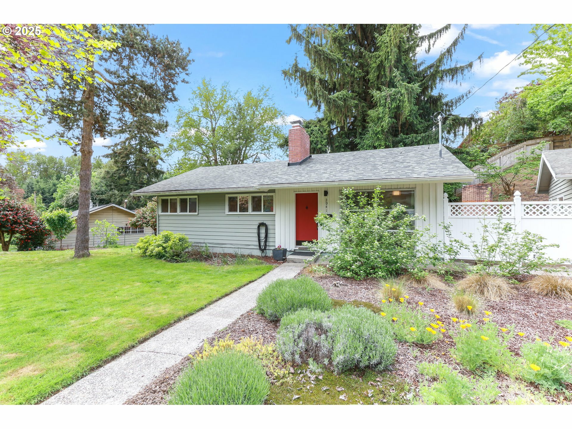 Property Photo: 2941 NE 88th Pl OR 97220