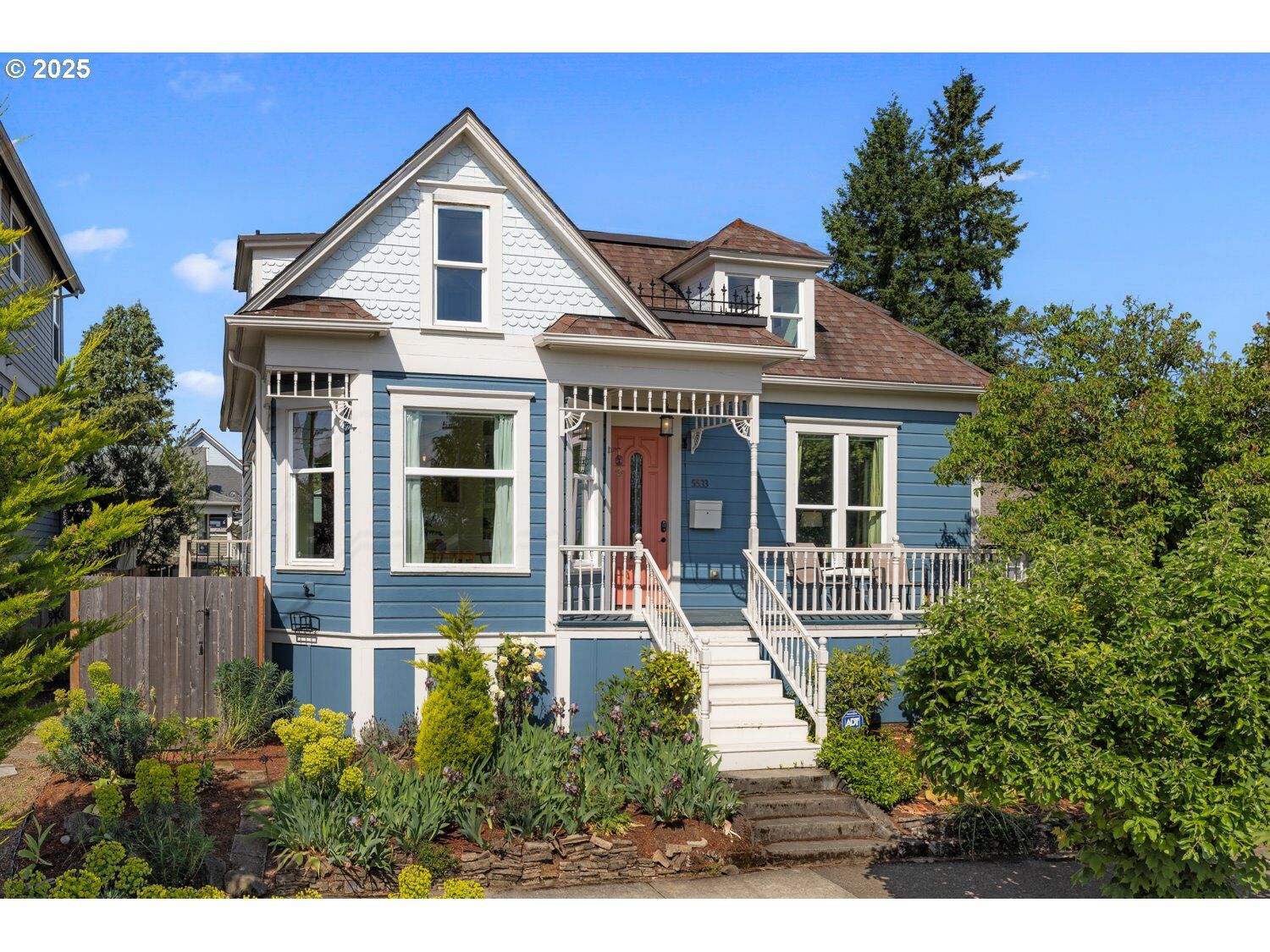 Property Photo:  5533 NE 9th Ave  OR 97211 