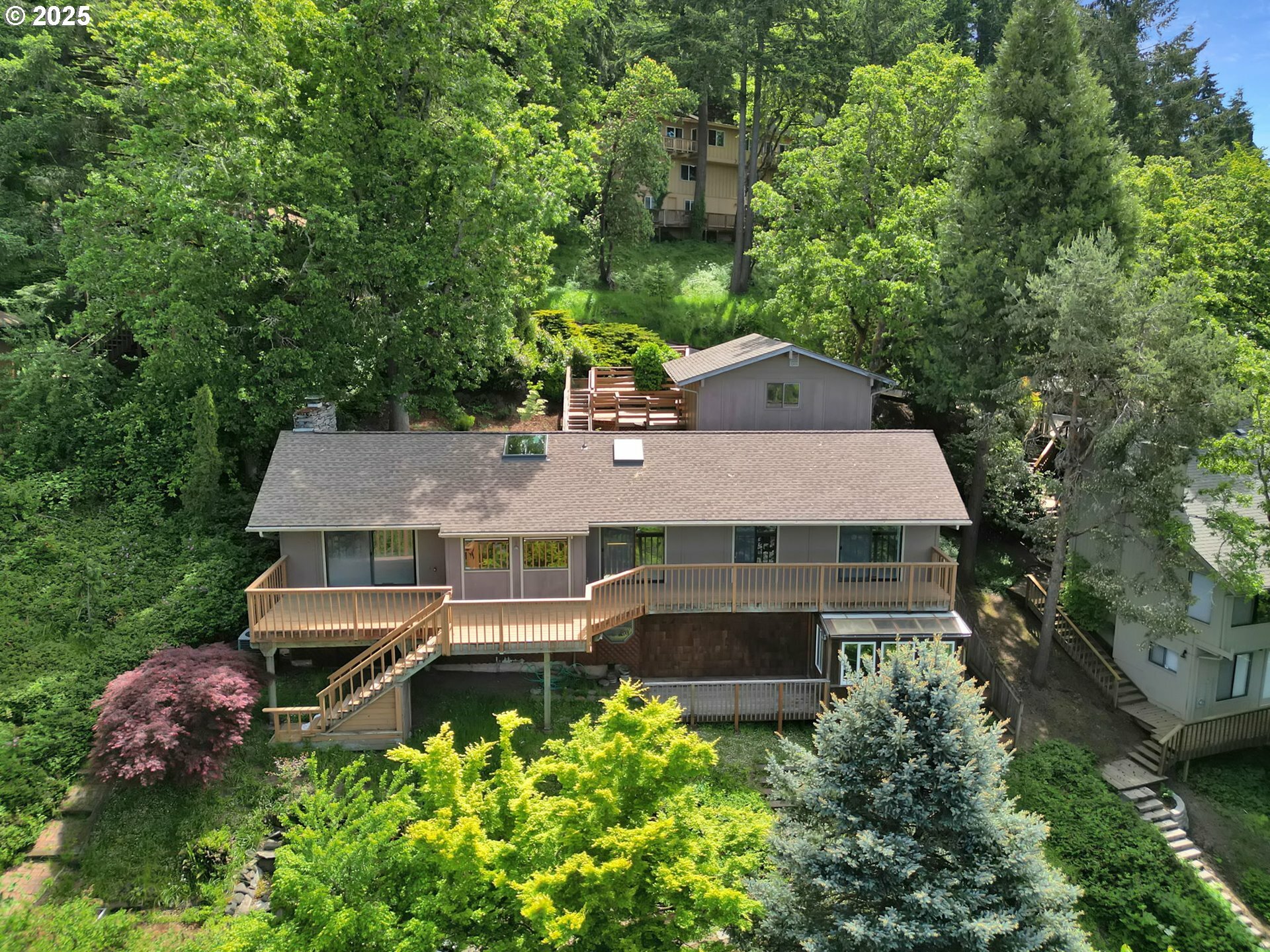 Property Photo: 3620 University St OR 97405