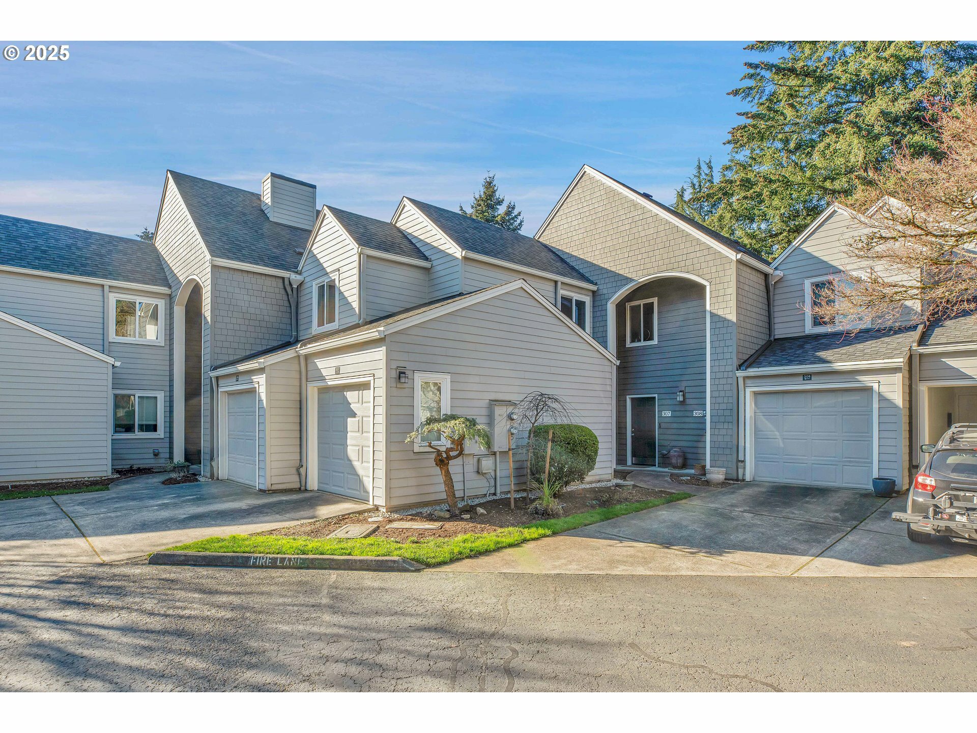 Property Photo: 5225 Jean Rd 307 OR 97035