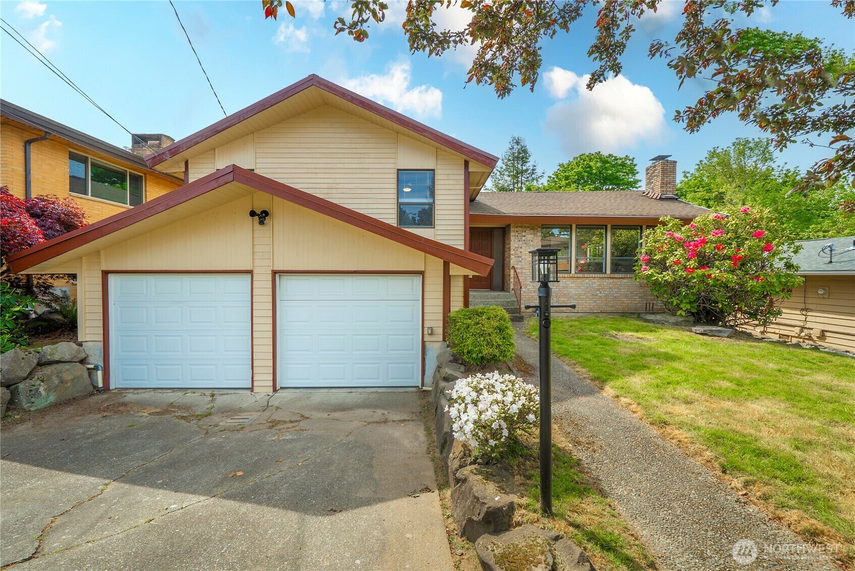 Property Photo: 11815 77th Avenue S WA 98178