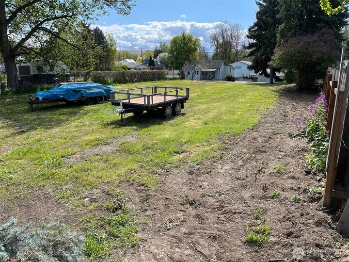 Property Photo:  206 W Patit Avenue  WA 99328