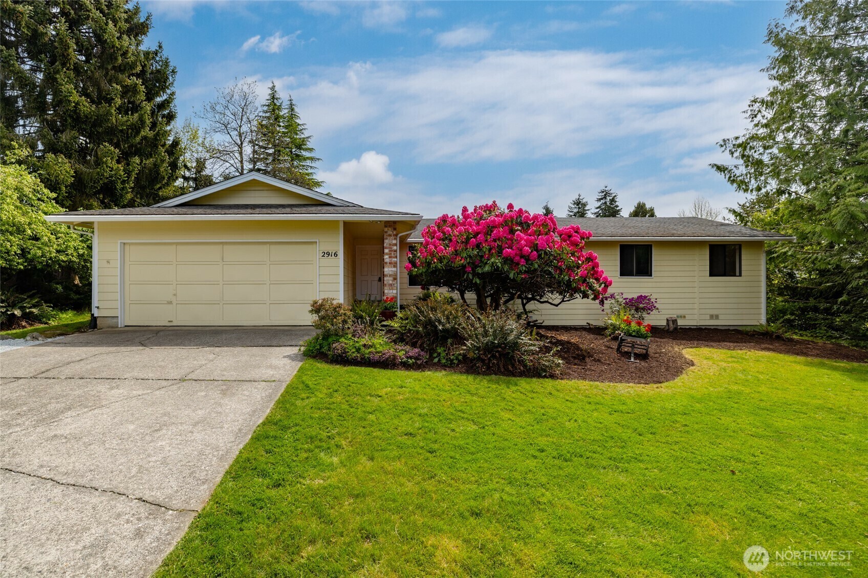 Property Photo: 2916 Shawnee Place WA 98273