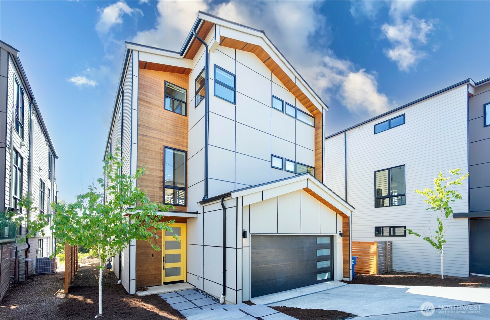 7107  Aurora Avenue N  Seattle WA 98103 photo