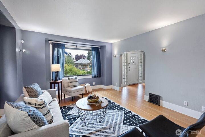 Property Photo: 937 S Sheridan Avenue WA 98405