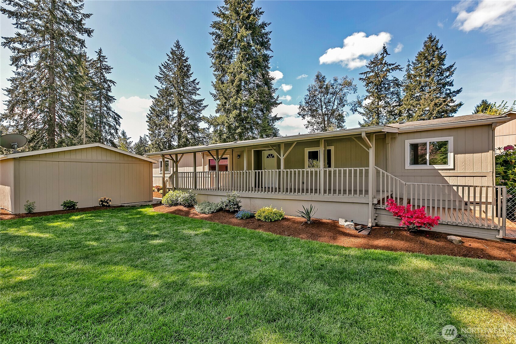 Property Photo: 20404 113th Street E WA 98391