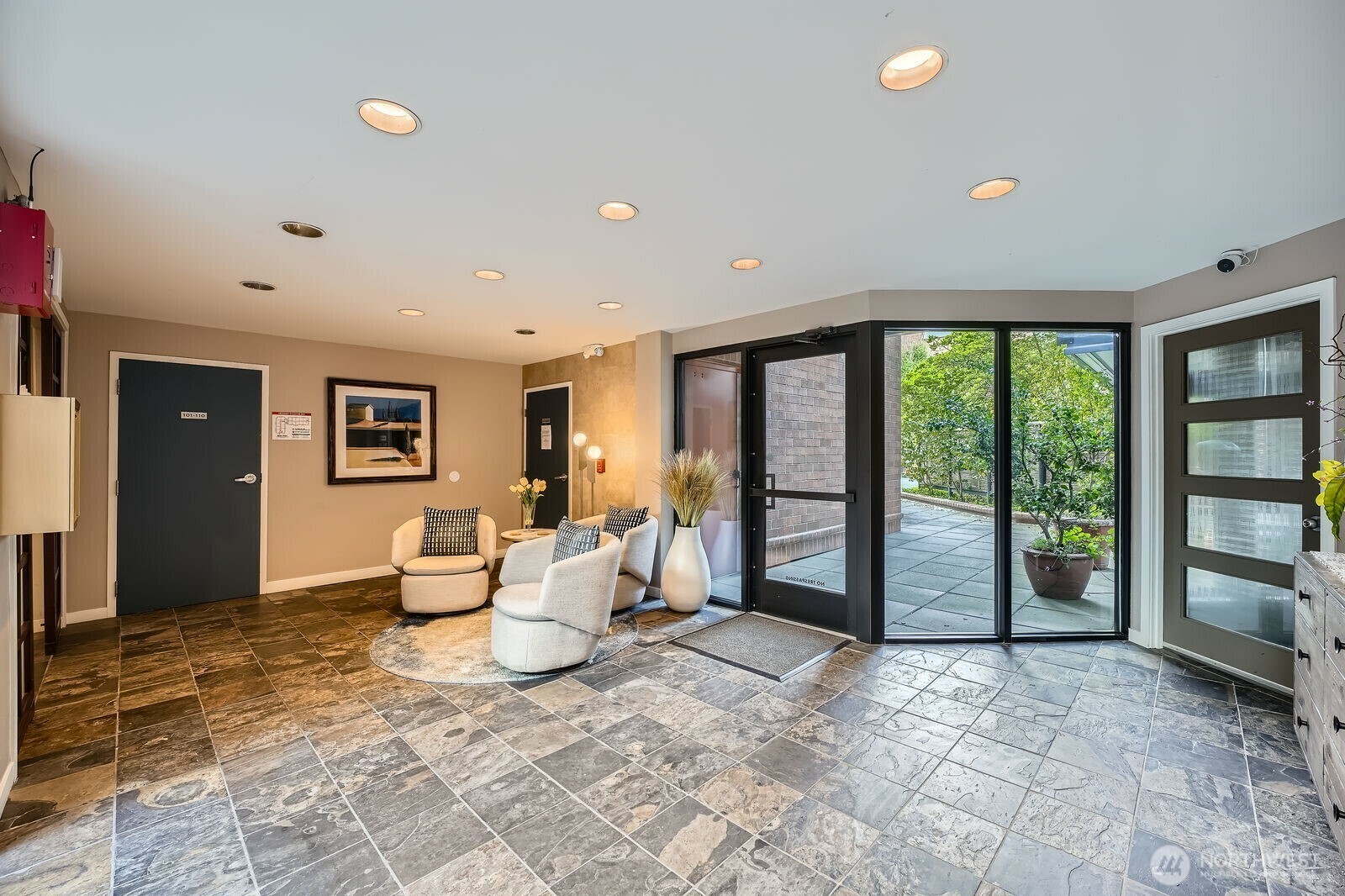 Property Photo: 275 W Roy Street 114 WA 98119
