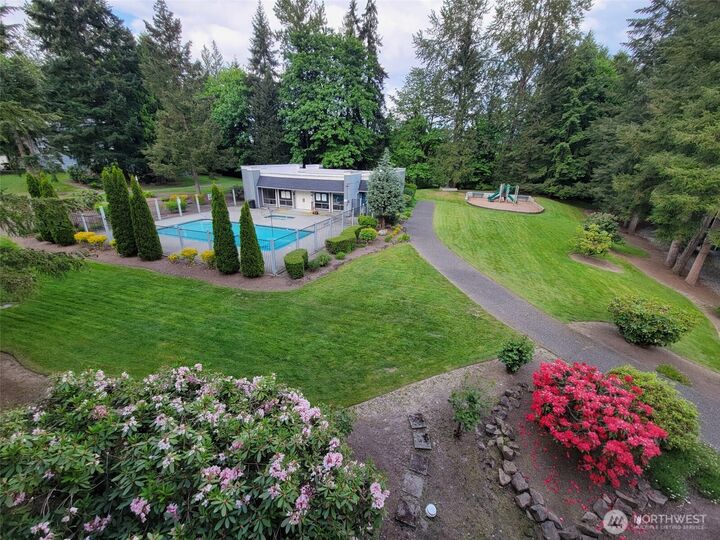 Property Photo:  4641 W Lake Sammamish Parkway SE F305  WA 98027 