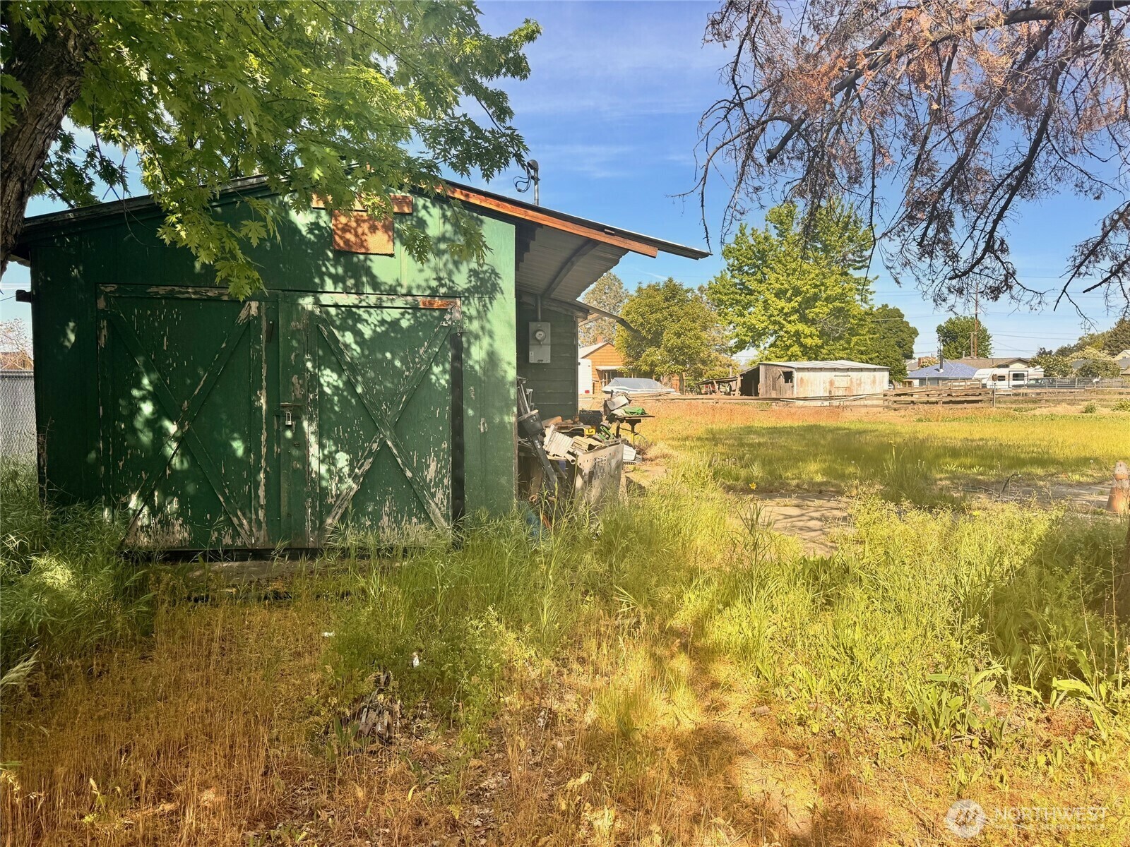 Property Photo: 325 NE Della WA 99324