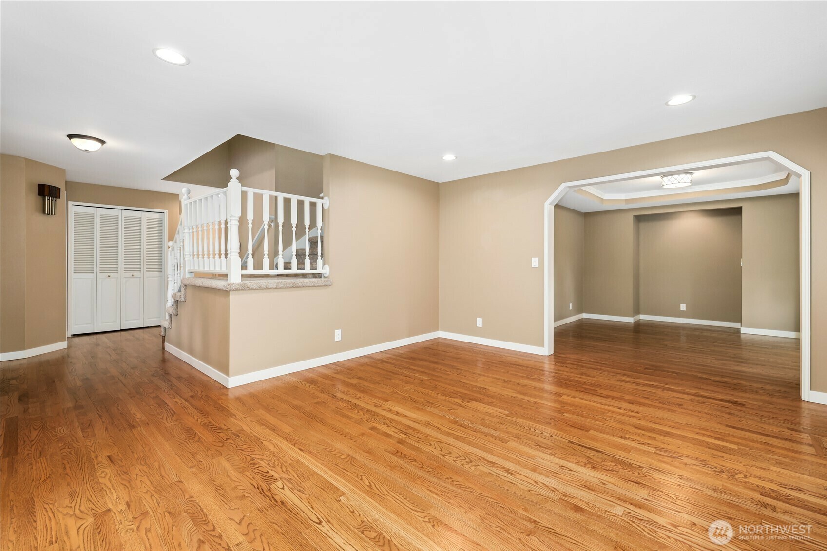 Property Photo: 24209 SE 45th Street WA 98029