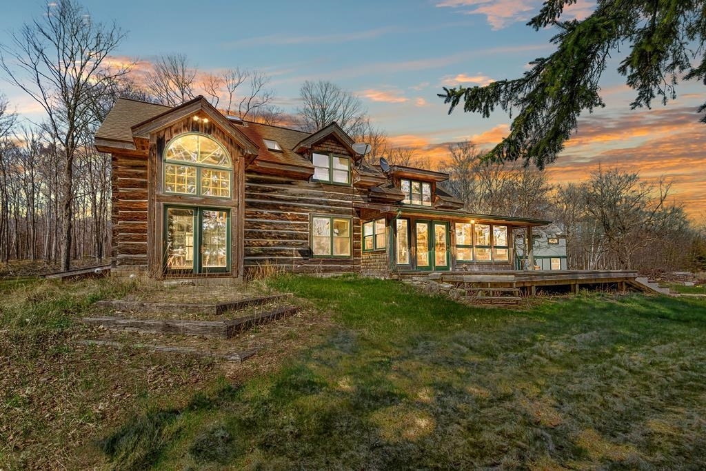 Property Photo: 1937 Green Tree Road WI 54246