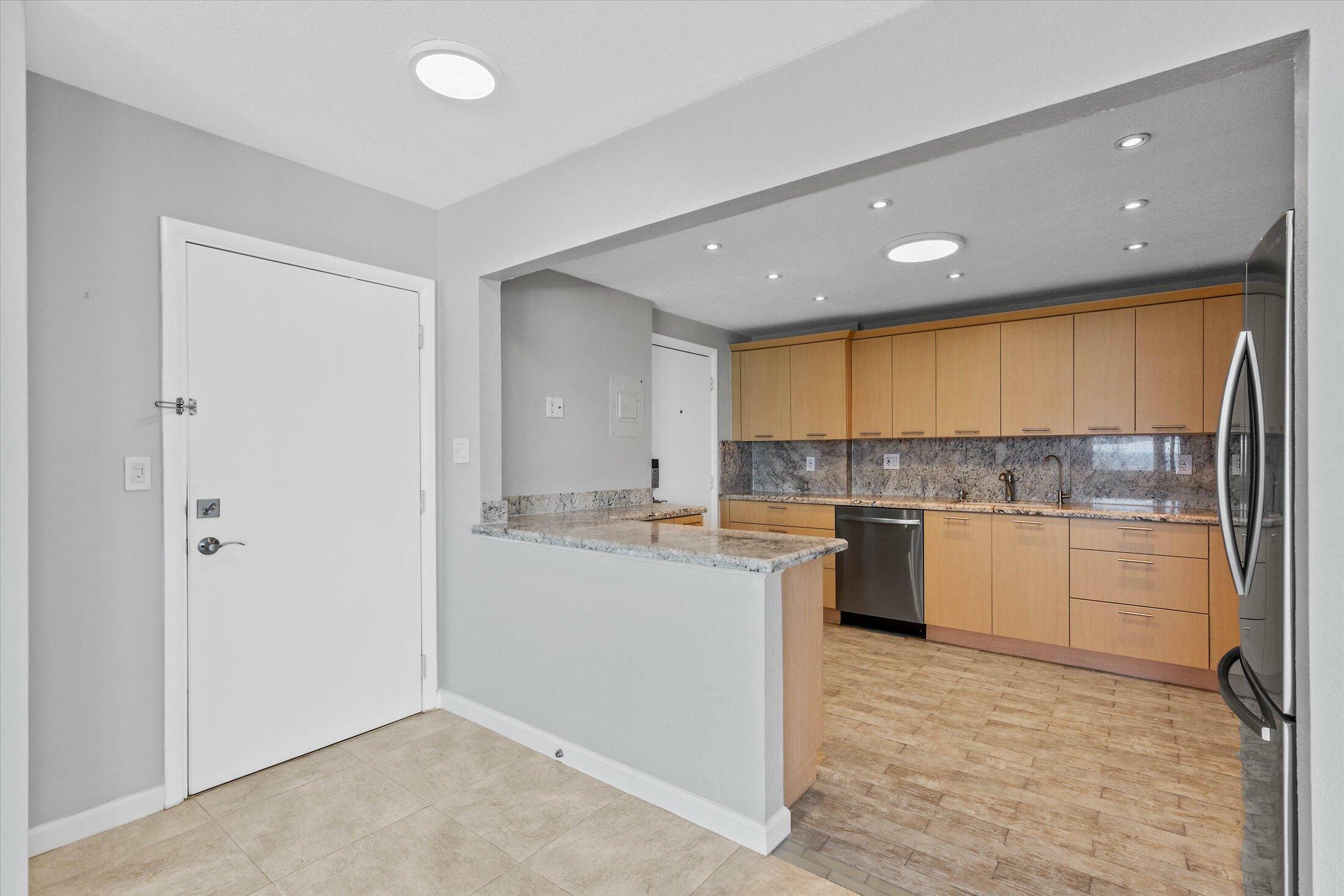 Property Photo: 1701 S Ocean Drive 903 FL 33019