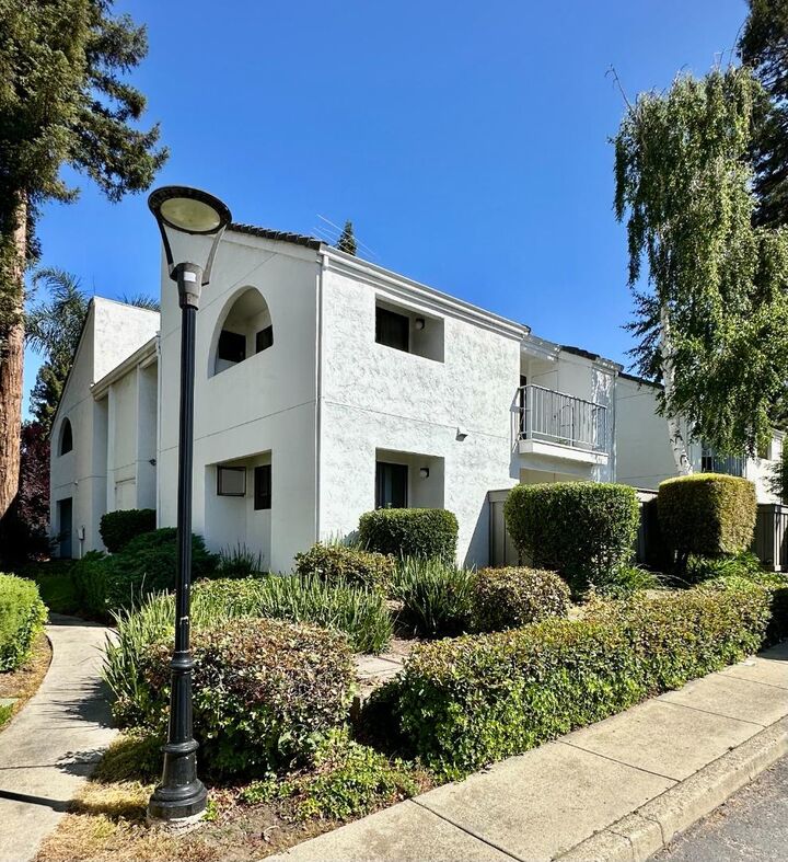 Property Photo:  1055 North Capitol Avenue 17  CA 95133 