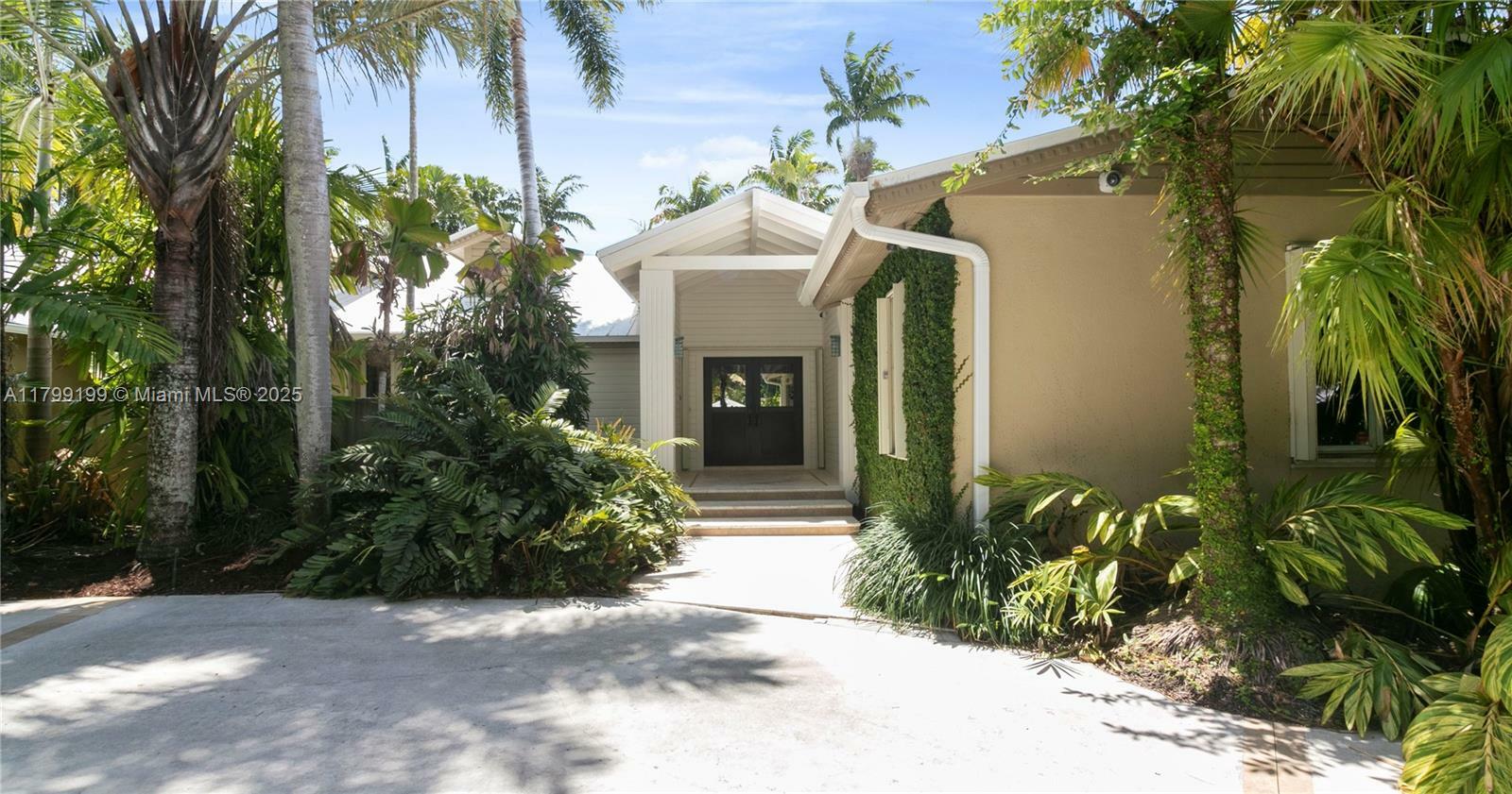 Property Photo: 7100 SW 139th St FL 33158