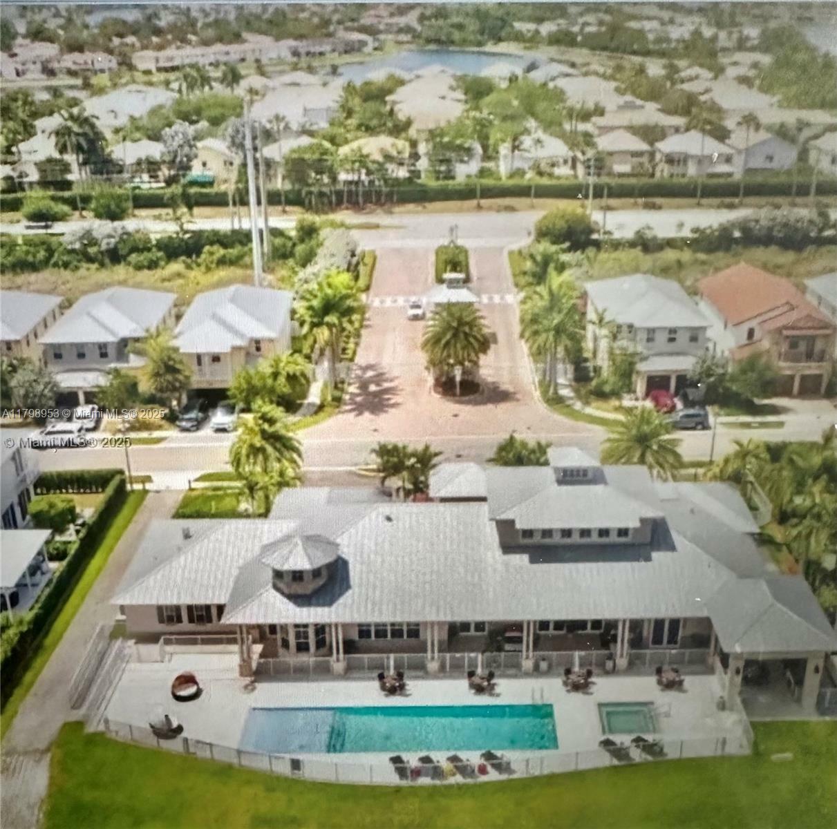 Property Photo: 10464 NW 70th Ln FL 33178