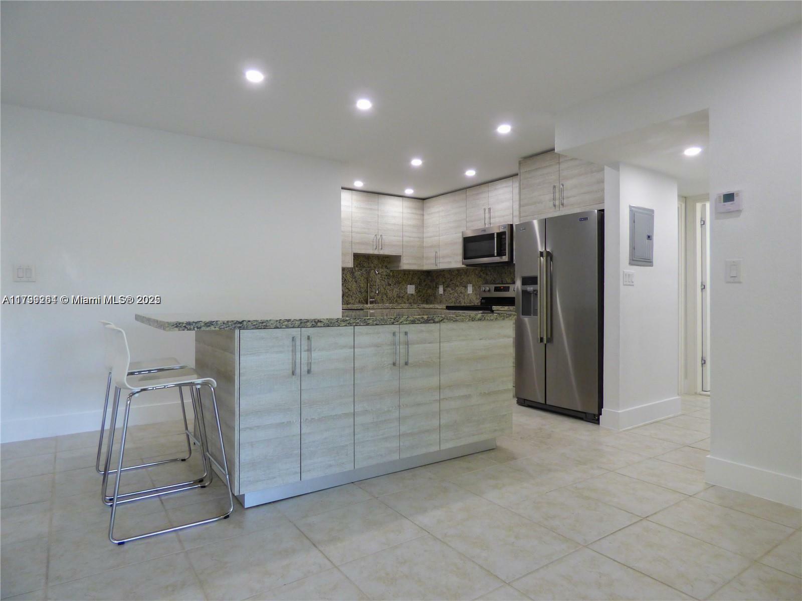 Property Photo: 10355 N Kendall Dr Cc7 FL 33176