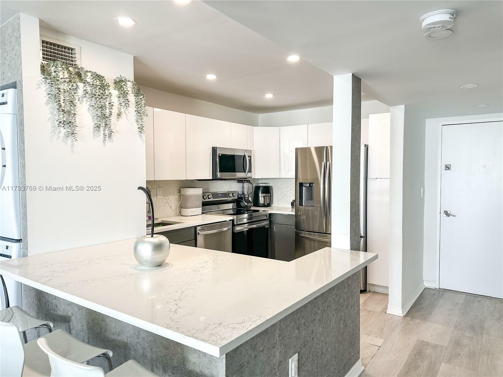 Property Photo: 3731 N Country Club Dr 2228 FL 33180