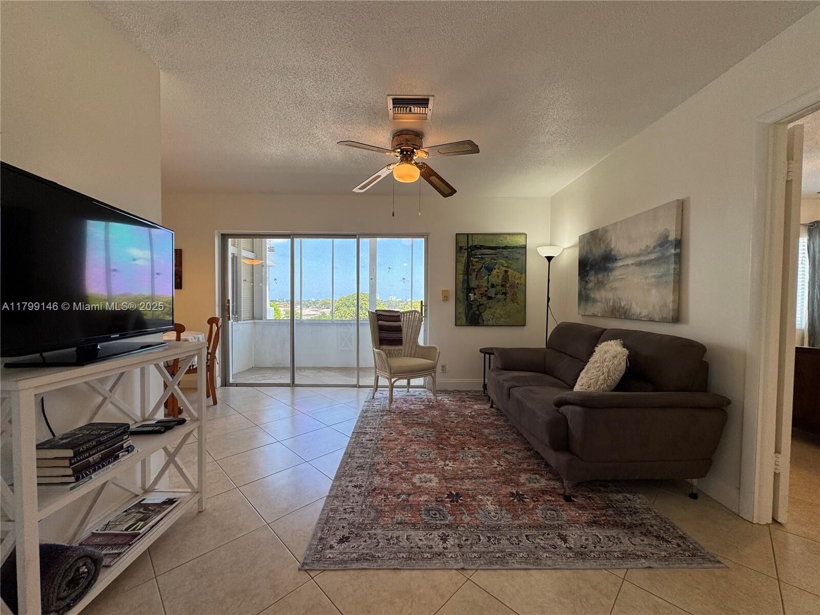 Property Photo:  1700 Pierce St 702  FL 33020 