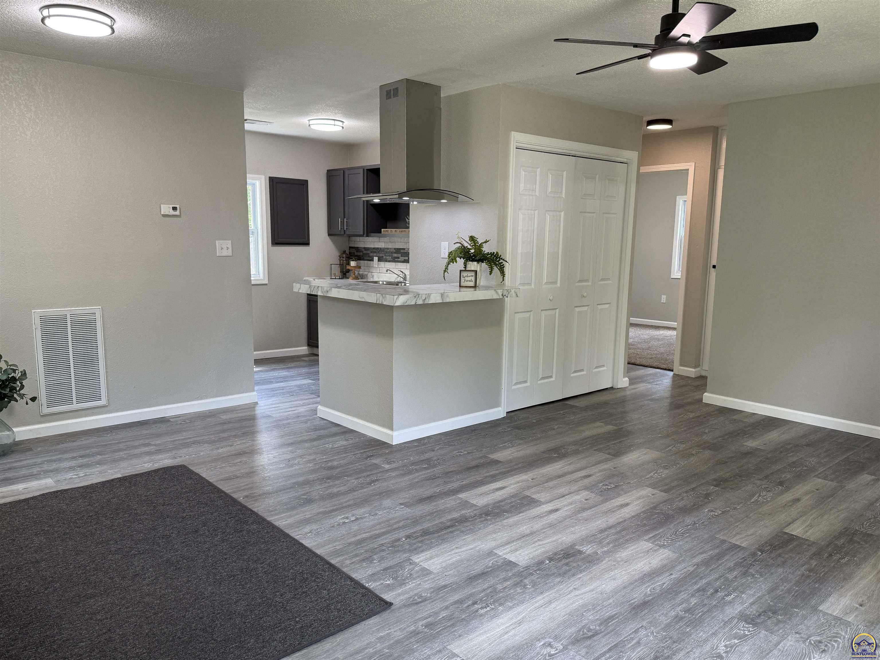 Property Photo: 3362 SE Fremont St KS 66605
