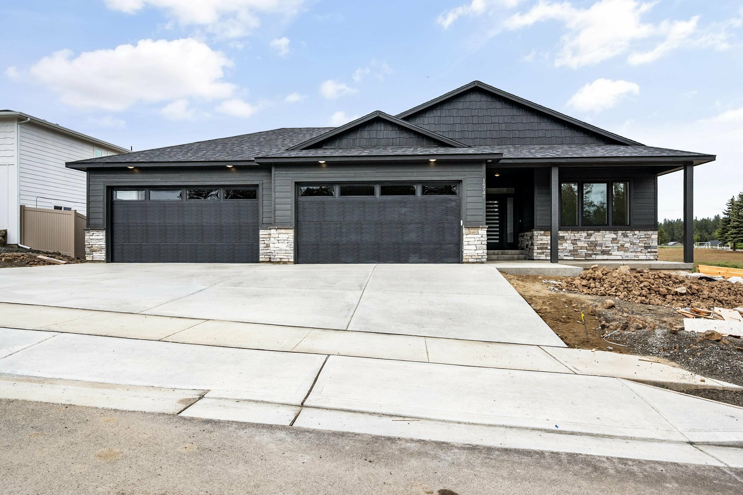 Property Photo:  16749 N Wellington Rd  WA 99005 