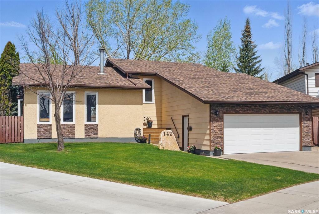 Property Photo: 142 Kellins Crescent SK S7N 2X6