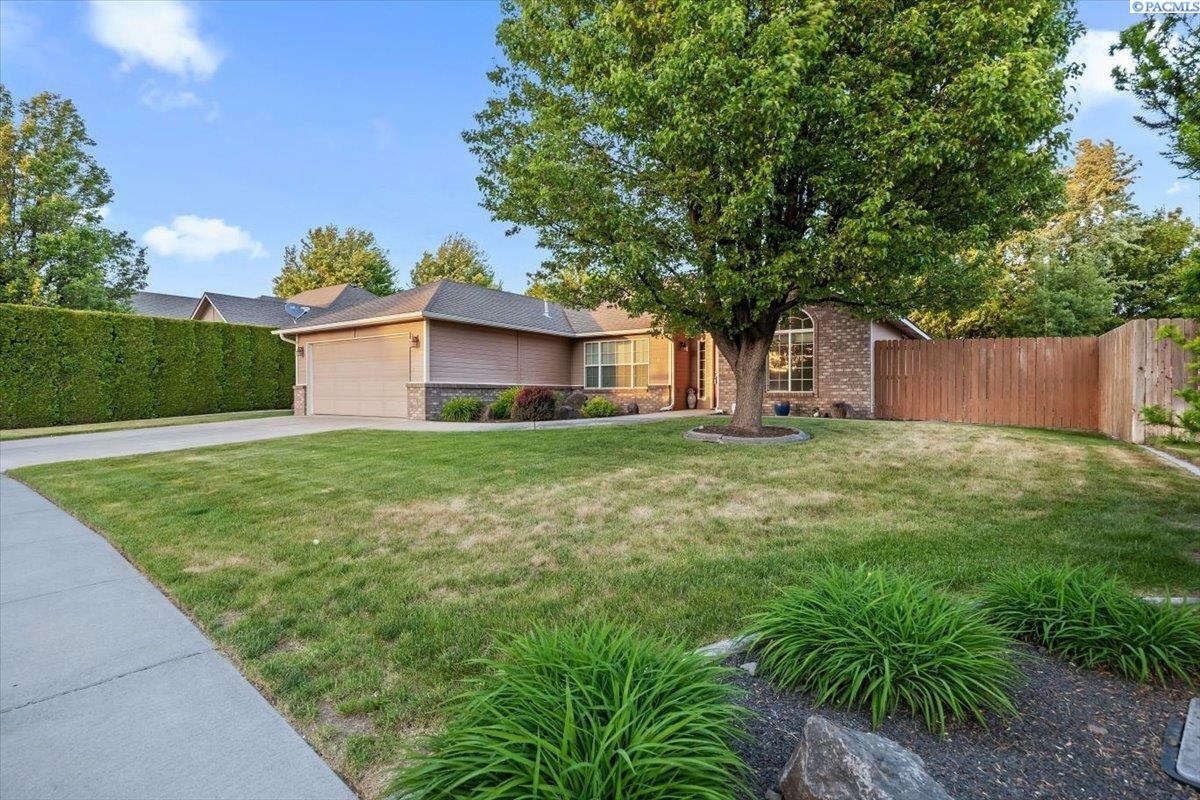 Property Photo: 203 S Montana St WA 99336