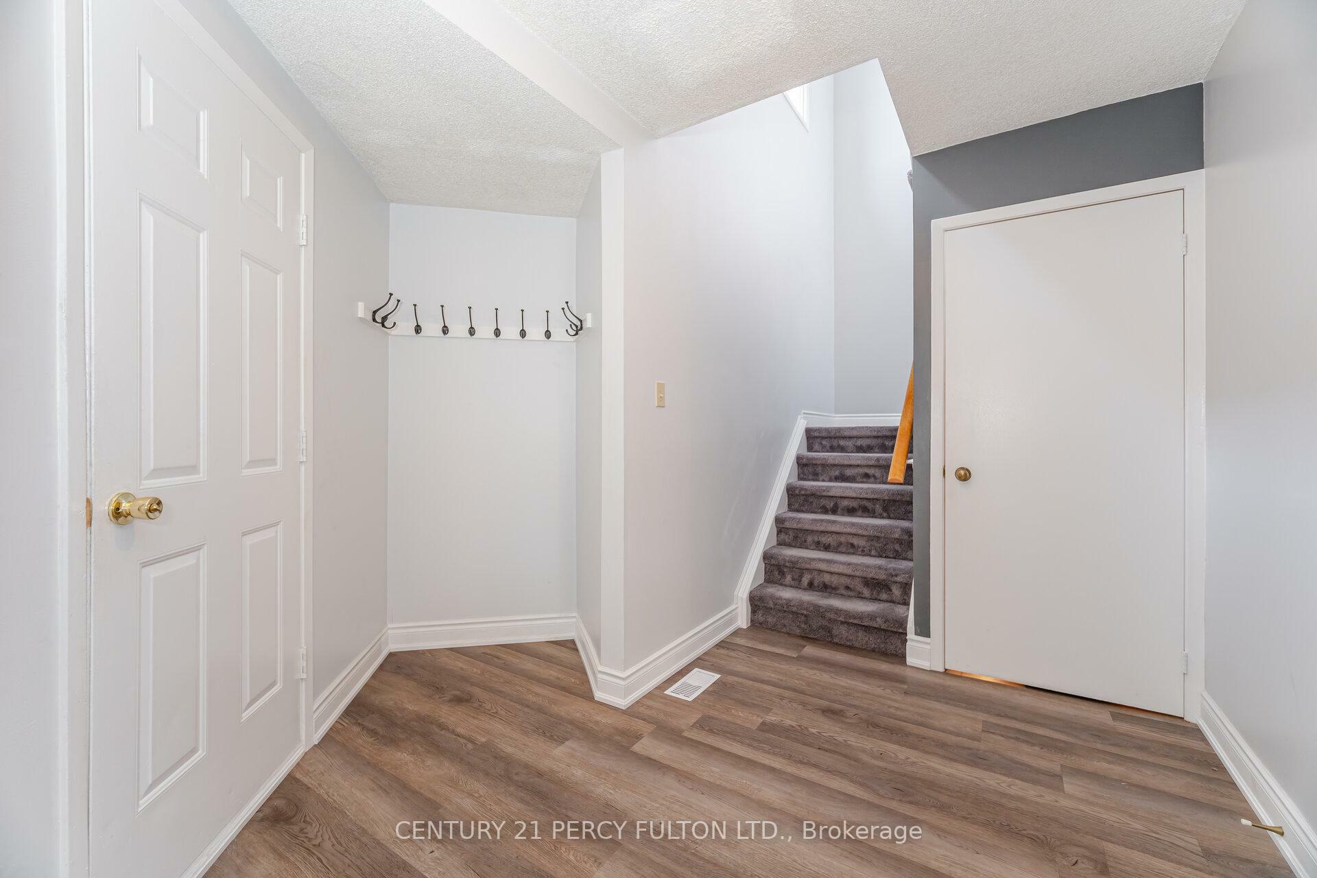 Photo de la propriété: 28 Noake Crescent ON L1T 3L4