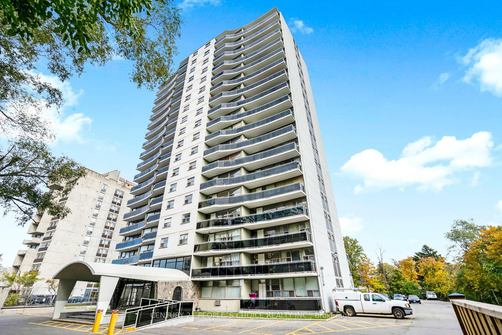 Photo de la propriété: 30 Speers Road 304 ON M8Y 1W9