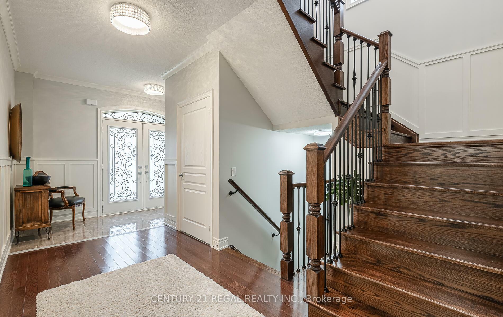 Property Photo: 43 Valleyscape Trail ON L7C 3Z2