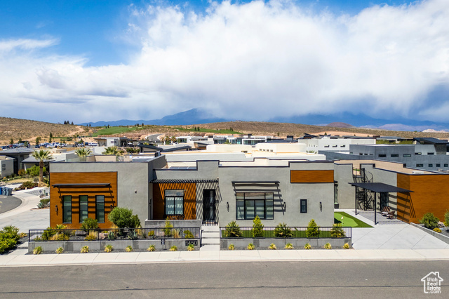 Property Photo: 1450 W Torrey Pines Rd UT 84737
