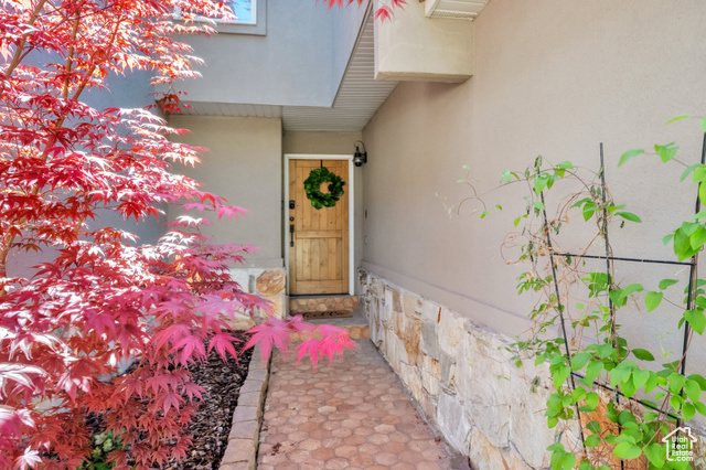 Property Photo: 8135 S Clover Spring Ln E UT 84121