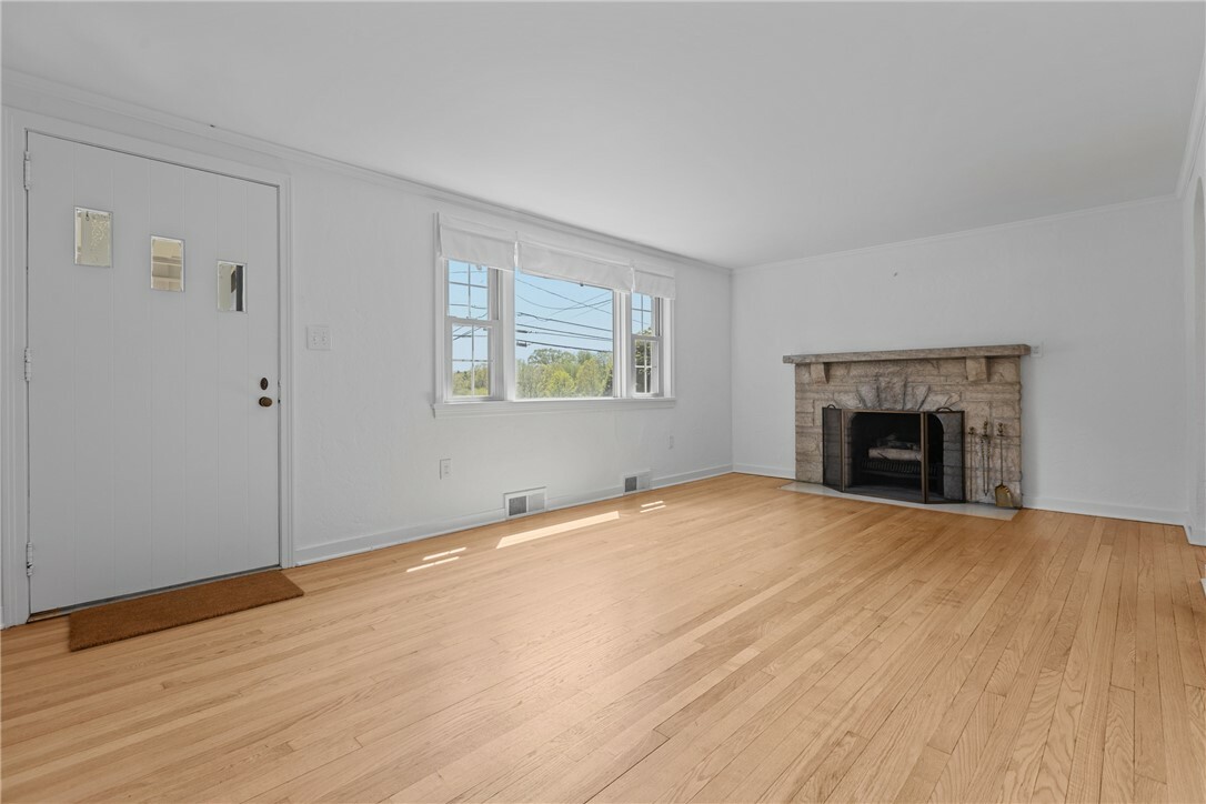 Property Photo: 2354 Rochester Rd PA 15143