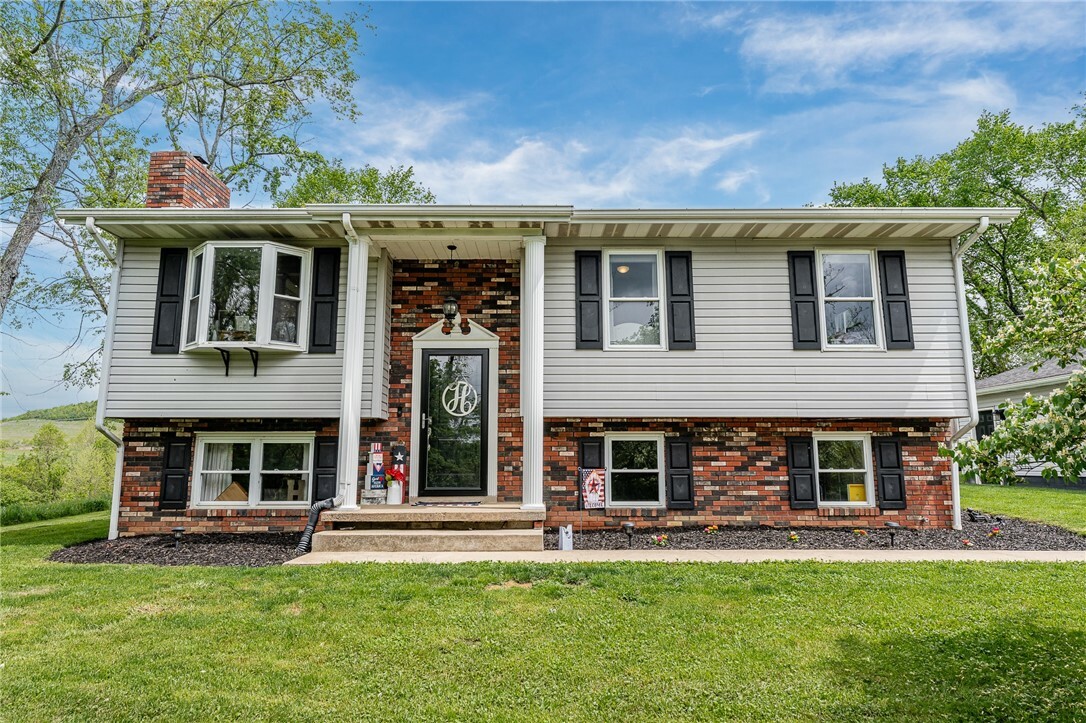 Property Photo: 158 Sigsbee Road PA 15338