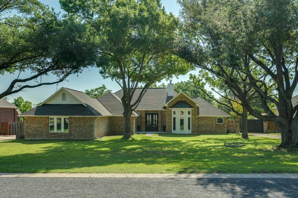 Property Photo: 1305 Quail Ravine TX 78664