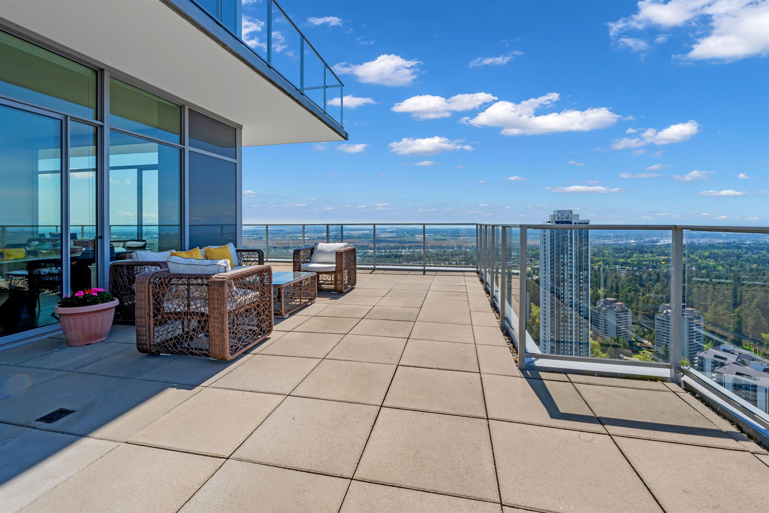 Property Photo:  6383 McKay Avenue 4003  BC V5H 0H8 