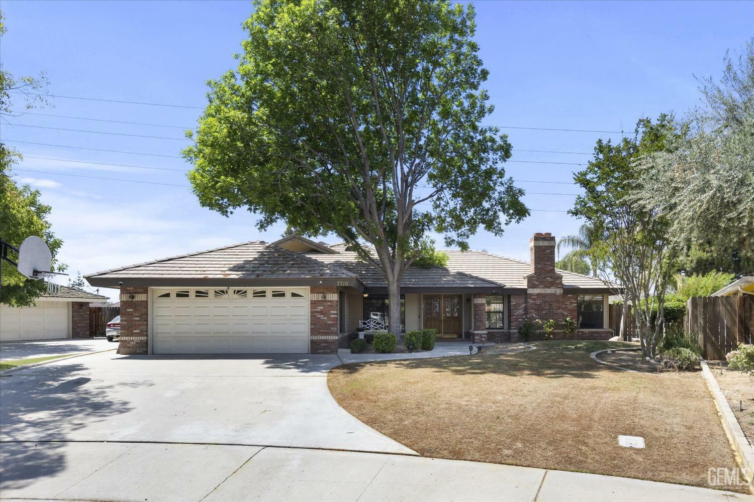 Property Photo: 7716 Canfield Court CA 93308