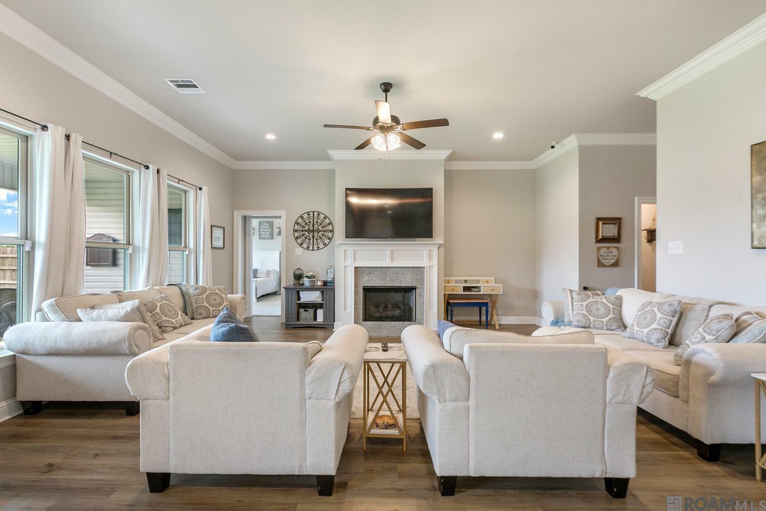 Property Photo: 11882 Wildebeest Ridge Dr LA 70726
