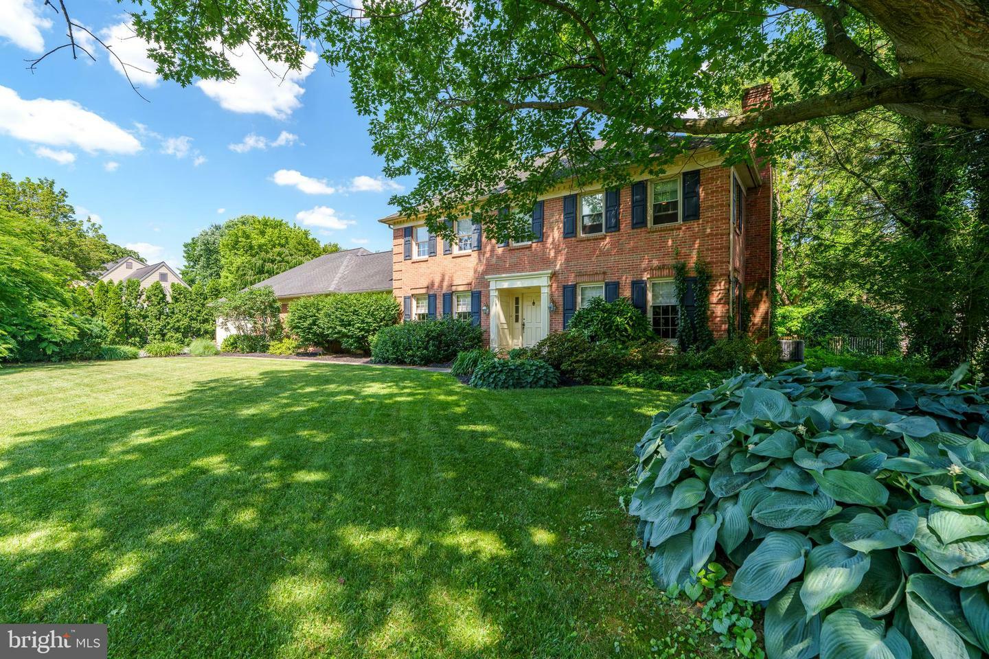 Property Photo: 2442 Stone Heath Drive PA 17601