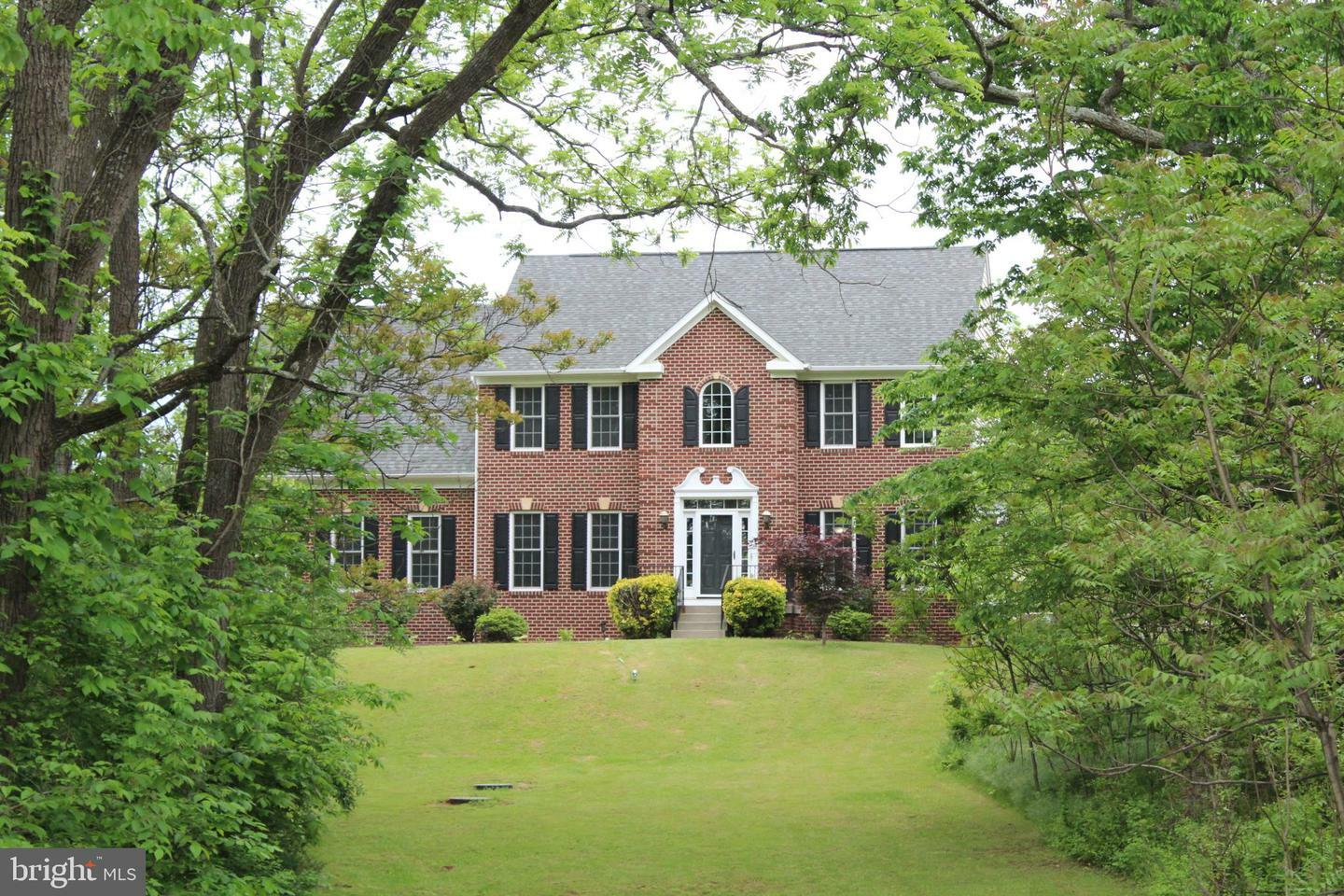 Property Photo: 627 Chimney Circle VA 22645