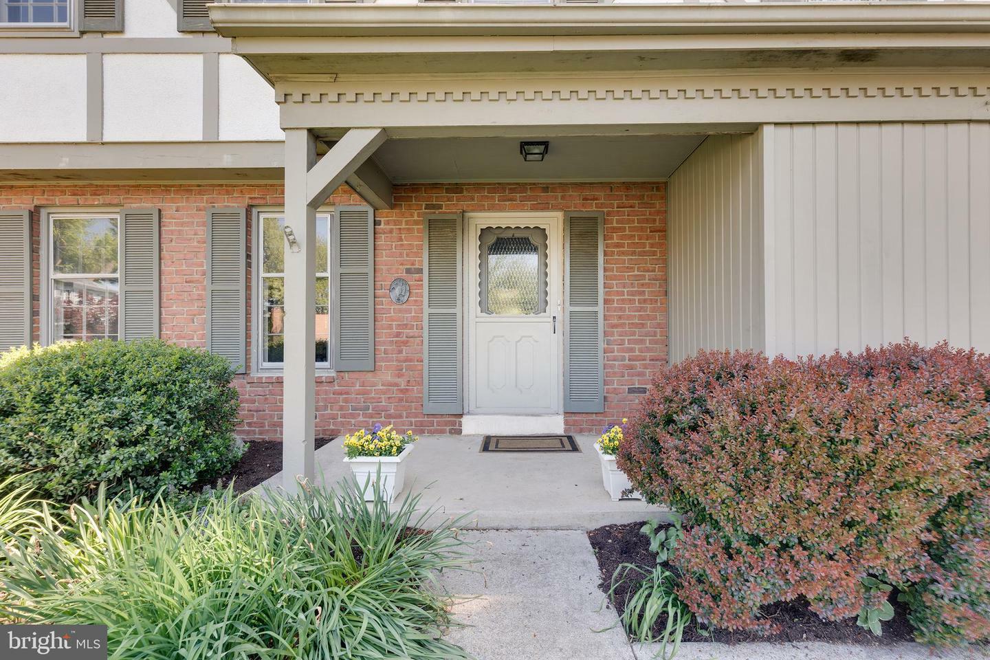 Property Photo: 730 Sunview Circle PA 17538